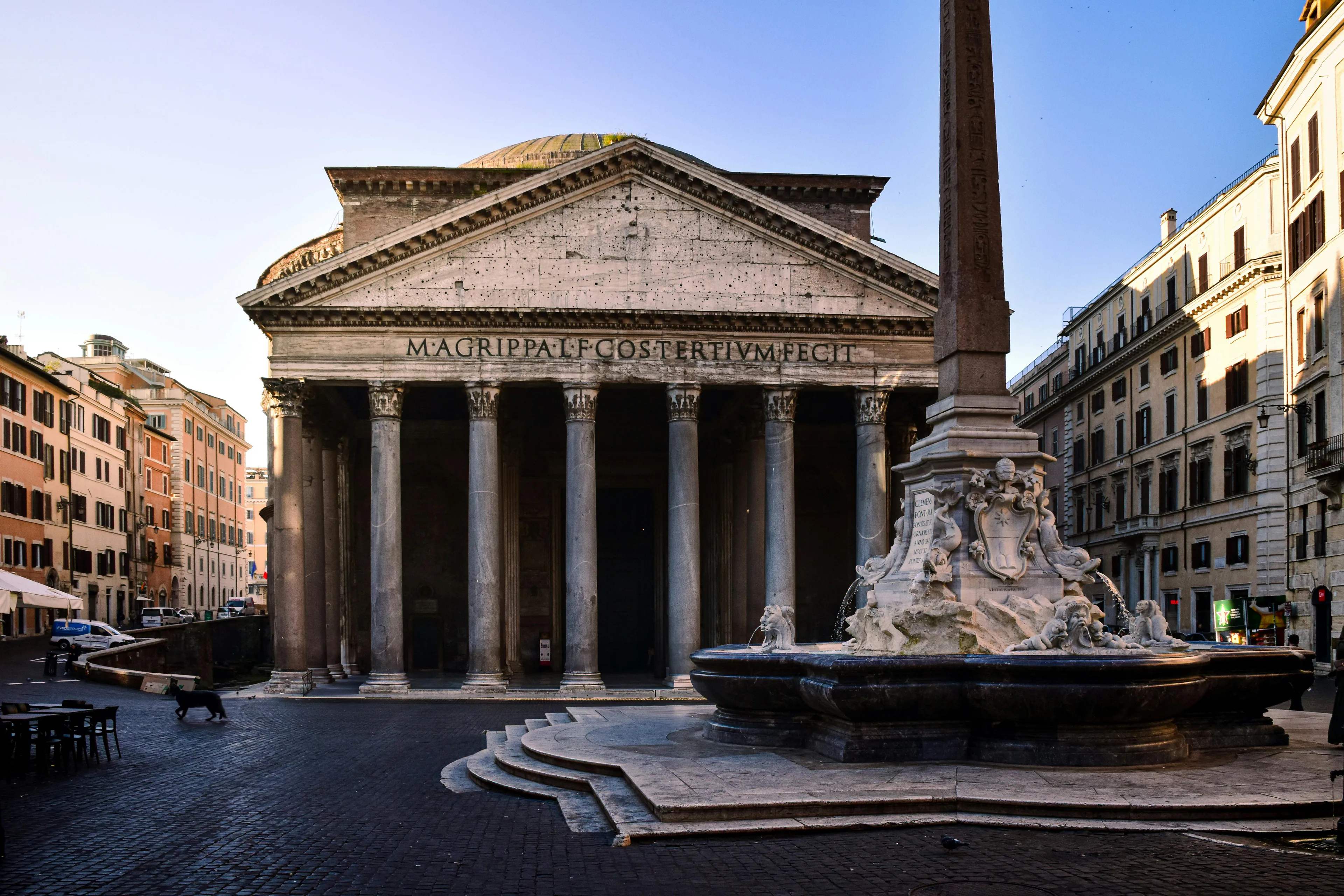 La Piazza della Rotonda con el Panteón y la fuente al amanecer